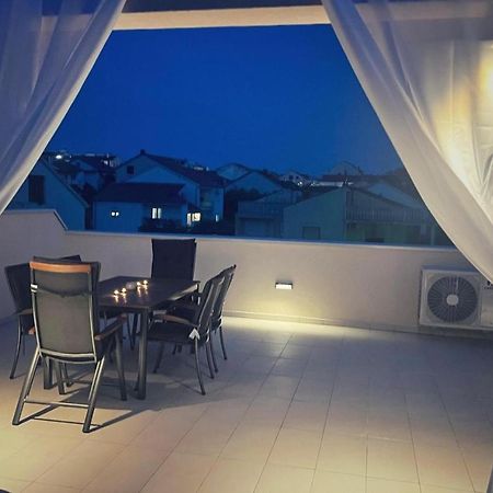 Olive Oasis Penthouse With Jacuzzi Διαμέρισμα Ζαντάρ Εξωτερικό φωτογραφία