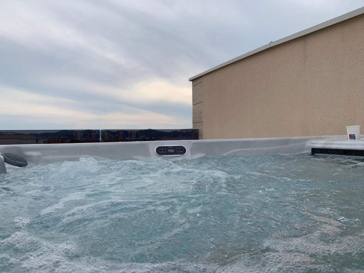 Olive Oasis Penthouse With Jacuzzi Διαμέρισμα Ζαντάρ Εξωτερικό φωτογραφία
