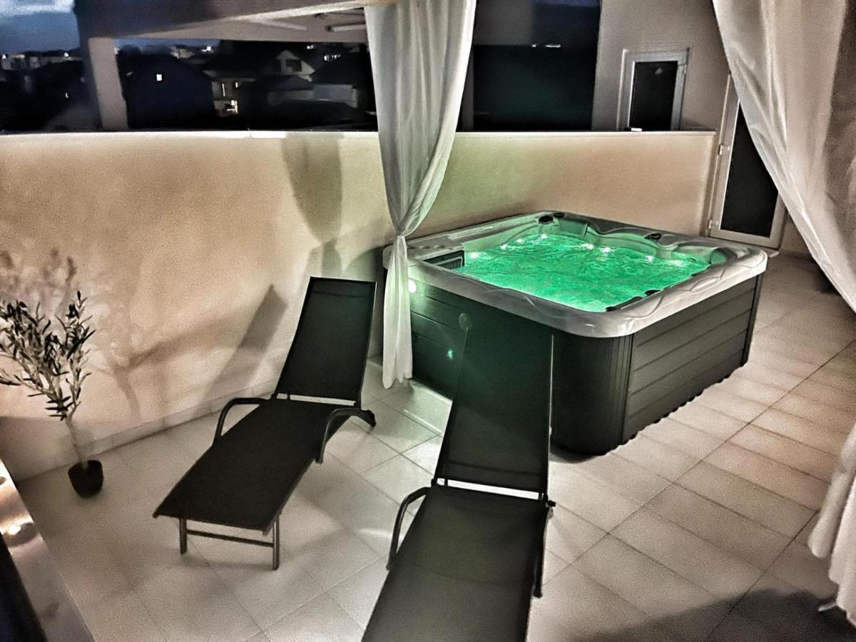 Olive Oasis Penthouse With Jacuzzi Διαμέρισμα Ζαντάρ Εξωτερικό φωτογραφία